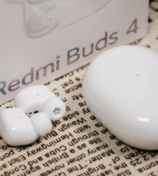 Xiaomi-Redmi-Buds-4-hung-yen